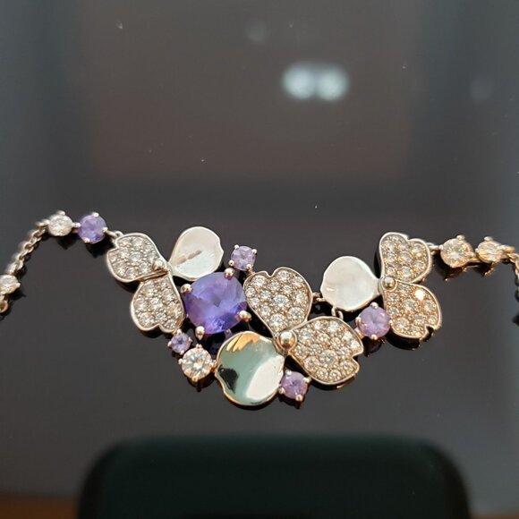 Tiffany & Co. Paper Flower Diamond and Tanzanite Necklace. - Picture 3 of 8